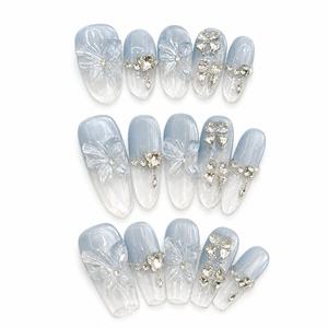 Ongles longs forme cercueil, dégradé bleu glace, effet <span class=keywords><strong>papillon</strong></span> scintillant, transparents, couvrance totale, élégants, vente en gros pour femmes - Product Image 2