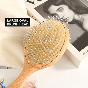 <span class=keywords><strong>Brosse</strong></span> <span class=keywords><strong>à</strong></span> <span class=keywords><strong>cheveux</strong></span> ovale <span class=keywords><strong>en</strong></span> <span class=keywords><strong>bois</strong></span> de chêne avec logo personnalisé, <span class=keywords><strong>en</strong></span> nylon et poils de sanglier, pour démêler et masser le cuir chevelu, redonnant une brillance naturelle - Product Image 4