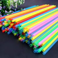 Pailles en plastique PP jetables colorées personnalisées avec logo imprimé, à embout plat et tube droit pour boissons, vente en gros