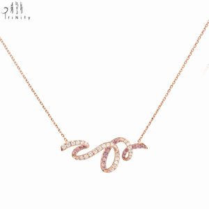 Nouveaux produits : Collier de la série Courbes, bijoux faits main en or rose massif 18 carats avec pendentif diamant naturel et saphir rose - Product Image 1