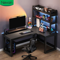 Bureaux de jeu en forme de L double, personnalisés, de haute qualité, en fibre de carbone, avec étagères, pour l'e-sport (vente en gros)