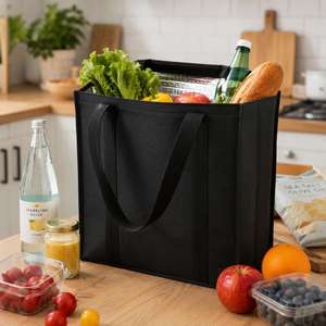 Sac fourre-tout isotherme noir en non-tissé avec doublure argentée et poignées en sangle PP, taille moyenne, pour les courses - Product Image 5