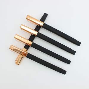 Bolígrafo de Diseño Novedoso con Cuerpo de Plástico, Forma Cuadrada, Color Dorado, Barril Negro con Acabado de Goma, Logotipo Personalizado Impreso, Ideal para Regalo - Product Image 1