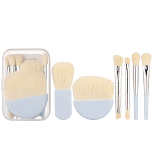 Set de 6 Brochas de Maquillaje de Pelo de Cabra con Mango de Madera, Mini Brochas de Viaje para Polvo, Colorete, Ojos y Rostro, Kit en Caja Transparente - Product Image 1
