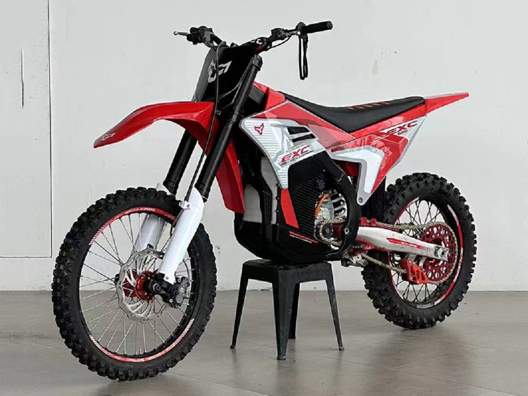 LEOPARD ロードバイク すべてを兼ね備えたロードバイクをあなたに！ライディングに集中