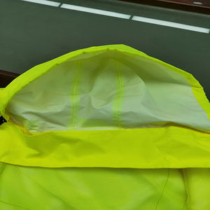 แจ็กเก็ตกันฝนผ้าโพลีเอสเตอร์กันน้ำมองเห็นได้ชัดเจนปรับแต่งโลโก้ได้ - Product Image 5