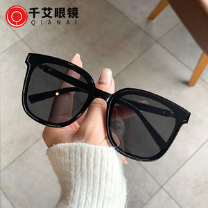 Lunettes de soleil carrées W Studio unisexes UV400, monture grise, verres en acétate, type 3, lunettes de soleil style streetwear - Product Image 5