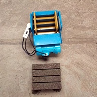 Petite machine manuelle mobile de fabrication de briques pour pavés solides creux en ciment
