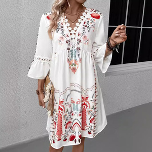 Vestido Nuevo de Verano con Estampado Étnico y Cuello en V Estilo Bohemio, Éxito de Ventas en Europa - Product Image 3