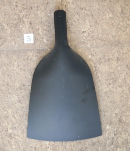 พลั่วตักดินแบบด้ามยาว ยี่ห้อ LAMPA สำหรับทำสวนและทำฟาร์ม - Product Image 4