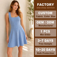 Robe en tricot chic et décontractée, élégante, sans manches, col carré, avec accent perlé, coupe skater, mini-robe, tenue d'été sophistiquée