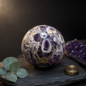 Esfera de Amatista: Transforma tu Espacio y tu Mente, 4 pulgadas de diámetro y 1550 g - Product Image 3