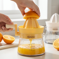 Huishoudelijke keukenhulp citruspers BPA-vrij plastic handpers sinaasappel citroen fruitsap extractor met maatbeker