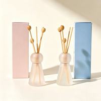 Kit d'aromathérapie domestique en gros, nouvelle arrivée, flacon en verre conique de 30 ml et 50 ml avec bouchon couronne, ensemble diffuseur d'huiles essentielles à bâtonnets
