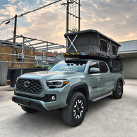 Camper de camion tout-terrain avec logo personnalisé, adaptable à la benne de pick-up, avec porte-bagages de toit et échelle pour le camping