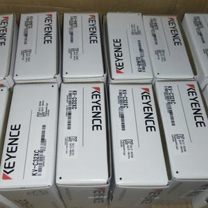 KEYENCE KV-C32TD KV-C32TA KV-C32TC KV-C32TCP 16-point <b>Screw</b> Terminal <b>Block</b>, MOSFET (Sink) New and Original - Product Image 6