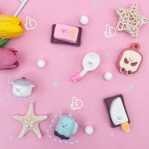 CHENXI Nouveau Jouet Anti-Stress Populaire et Amusant en Forme de Cuillère, Mini Taba Mochi Squishy avec Clochette - Product Image 1