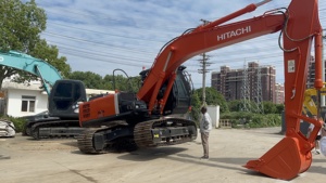 Excavadora Hitachi Zaxis 200 sobre Orugas, Equipo de Construcción de 20 Toneladas, Motor Kawasaki, Color Naranja - Product Image 2