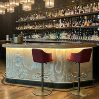 Comptoir de bar commercial moderne avec dessus en pierre, éclairage LED, design moderne pour bar de nuit