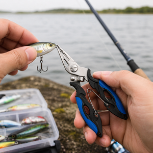 <span class=keywords><strong>Pince</strong></span> de pêche compacte en acier inoxydable à micro-pointe, séparateur de anneaux, déhameur, coupe-tresse pour eau salée et eau douce, bateaux, kayaks - Product Image 2