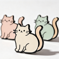 Badge personnalisé en alliage de zinc émaillé souple, motif dessin animé mignon, imprimé UV, couleur personnalisée, logo pour veste, sac à dos, cadeaux King, MOQ
