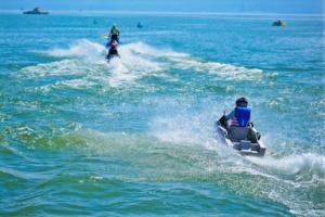 TAME BILLOW Perahu Jet Kecil Berkinerja Tinggi dengan Kecepatan Cepat dan Pengisian Daya Cepat - Product Image 6