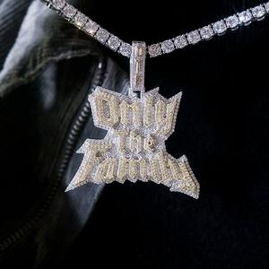 Pendentif Hip Hop en Moissanite très demandé, avec éclat VVS, bijoux étincelants pour les fêtes et le style urbain, plaqué argent - Product Image 2