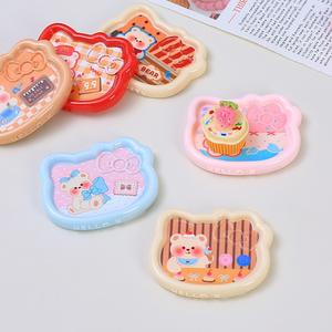 Милый цветной брелок-шарм из смолы в виде кота с бутербродом, перфорированный, для украшения чехлов, заколок для волос и других поделок - Product Image 3