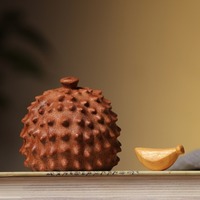 Figurine de hérisson en bois sculptée à la main, décor de bureau magnétique mignon peint à la main, cadeau kawaii pour les amoureux des animaux