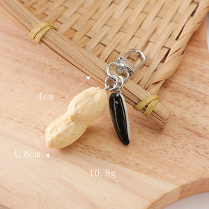 Pendentif porte-clés et breloque de sac en forme d'ail, de maïs, de piment, d'edamame, de noix, de datte rouge, de graines de lotus, d'orange et de crevette - Product Image 2