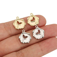 Pendentif Cœur Creux Irrégulier Plaqué Or 13,5*16,5mm pour Bijoux DIY et Accessoires de Collier