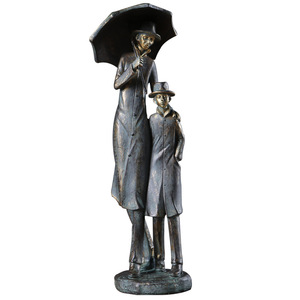 Estatua de Resina de Niños con Estilo Bronce Antiguo, Figura de Niño y Niña con Sombrilla, Fabricada a Medida - Product Image 3