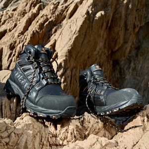 Chaussures de sécurité pour le travail, <span class=keywords><strong>bottes</strong></span> de sport anti-statiques, anti-écrasement, mi-hautes, pour l'<span class=keywords><strong>hiver</strong></span>, nouvelle conception, résistantes à l'huile, pour l'exploitation minière - Product Image 1