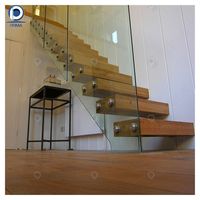 Escalier suspendu Prima Custom en bois de chêne moderne, escalier droit flottant, ensemble d'escaliers avec mur entièrement vitré