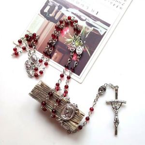 Rosarios Católicos en Oferta, Collar de Rosario Religioso con Cuentas de Vidrio Rojas y Cruz para la Oración - Product Image 2