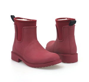 <span class=keywords><strong>Bottes</strong></span> de pluie pour femmes YL3587, de haute qualité, tendance, rouges, mi-<span class=keywords><strong>mollet</strong></span>, en caoutchouc thermique, résistantes à l'eau - Product Image 2