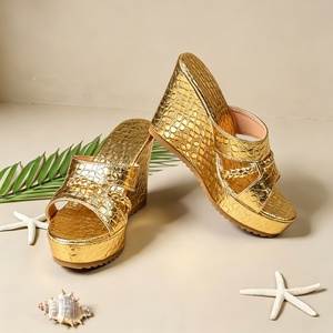 Sandales compensées à double bride tressée en similicuir croco à bout ouvert pour <span class=keywords><strong>femme</strong></span> - Product Image 2