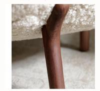 Fauteuil en laine de style moderne avec pieds en bois Chaise d'appoint élégante en peau de mouton pour le salon, l'hôtel ou les loisirs