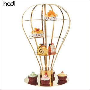 Vente en gros de cages à oiseaux suspendues en acier inoxydable doré à 3 niveaux hôtels durables - Product Image 5