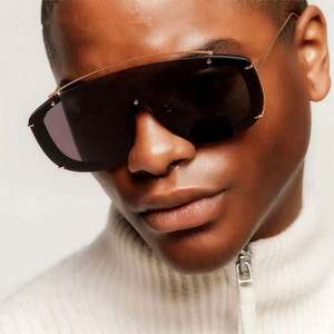 Lunettes de soleil de luxe personnalisées avec logo, monture large, verre monobloc, surdimensionnées, sans monture, pour femmes et hommes - Product Image 4