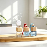 Flacon de parfum hexagonal de 8 ml en verre coloré, diffuseur d'air frais pour voiture avec cordon de suspension et bouchon à vis pour rafraîchir l'intérieur