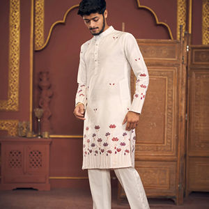 Kurta de créateur de motifs de lotus de qualité supérieure pour hommes en soie de coton de luxe, parfaite pour les célébrations d'occasion spéciales - Product Image 1