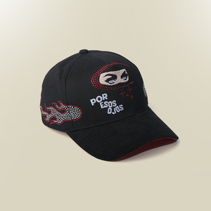 Cappello da Baseball G5 Baez di Alta Qualità con Fodera Rossa Satinata, Ricamo a Fiamma, Visiera in Camoscio 100% Cotone e Strass - Product Image 1