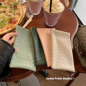 แว่นกันแดดแฟชั่นทรงสี่เหลี่ยมกระเป๋าใส่แว่นตากระเป๋าสตางค์หนัง PU กระเป๋าใส่แว่นตาแบบพกพาโลโก้ออกแบบได้ตามต้องการ - Product Image 6