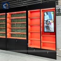 Kustom eceran Unit pajangan dinding Panel belakang Merah tanaman hijau buatan latar belakang kabinet pajangan pencahayaan LED