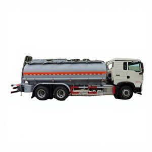 รถบรรทุกถังเคมีที่ติดไฟได้18M3 sinotruck HOWO 6x4 16M3สำหรับการขนส่งของเหลวอันตราย - Product Image 3