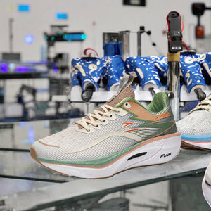 Chaussures de sport décontractées pour hommes avec logo de marque personnalisé, semelle super douce, design en plaque de fibre de carbone, course à pied, marche, augmentation de la taille - Product Image 3