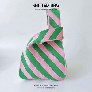 Sac fourre-tout décontracté en tricot coloré à rayures, sac à main en sergé tendance pour femme - Product Image 6