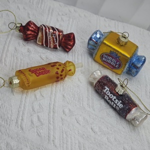 Hot Selling Hand Blown Classic Yellow Bubble Gum Glass Ornament Suitable for Christmas Home Decor - Product Image 6