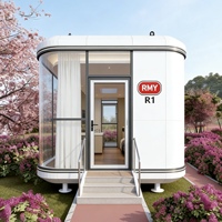 Maison-capsule spatiale de luxe avec bain à remous et pergola, villa modulaire préfabriquée en aluminium pour le glamping, pod pour complexe hôtelier